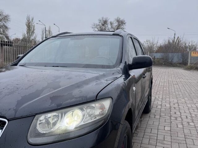 Черный Хендай Санта Фе, объемом двигателя 2.2 л и пробегом 400 тыс. км за 3900 $, фото 8 на Automoto.ua