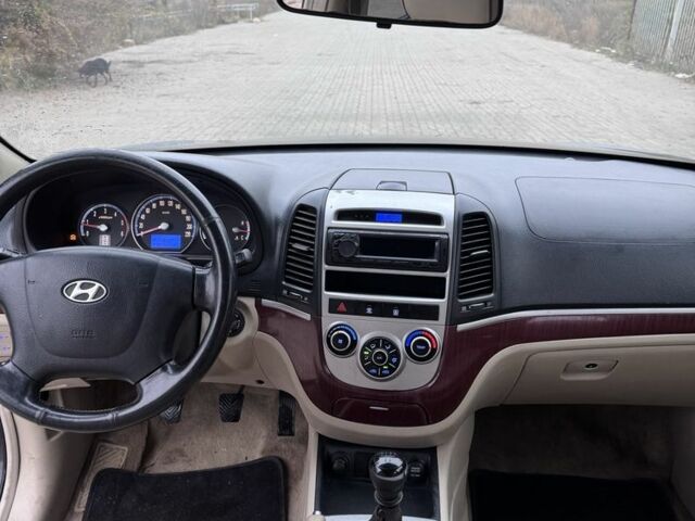 Черный Хендай Санта Фе, объемом двигателя 2.2 л и пробегом 400 тыс. км за 3900 $, фото 15 на Automoto.ua