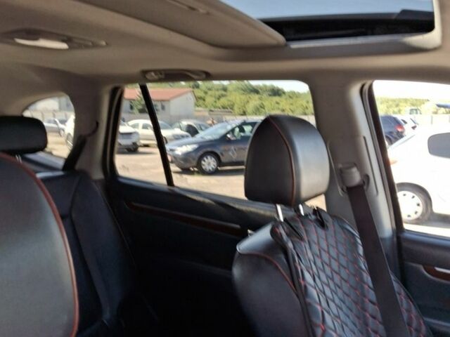 Черный Хендай Санта Фе, объемом двигателя 2.2 л и пробегом 23 тыс. км за 10500 $, фото 12 на Automoto.ua