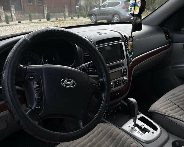 Черный Хендай Санта Фе, объемом двигателя 2.19 л и пробегом 174 тыс. км за 9500 $, фото 7 на Automoto.ua