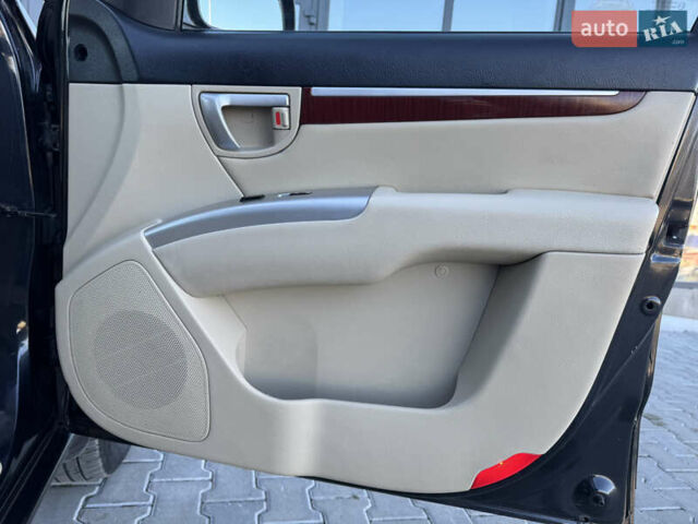 Черный Хендай Санта Фе, объемом двигателя 2.19 л и пробегом 222 тыс. км за 7999 $, фото 50 на Automoto.ua