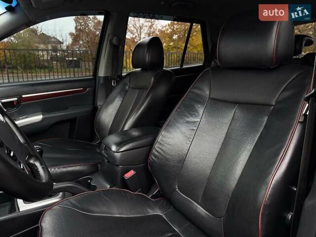 Черный Хендай Санта Фе, объемом двигателя 2.2 л и пробегом 248 тыс. км за 9900 $, фото 8 на Automoto.ua