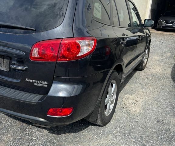 Черный Хендай Санта Фе, объемом двигателя 0 л и пробегом 276 тыс. км за 2797 $, фото 3 на Automoto.ua