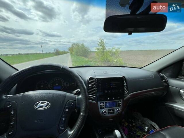 Черный Хендай Санта Фе, объемом двигателя 2.2 л и пробегом 265 тыс. км за 9000 $, фото 4 на Automoto.ua