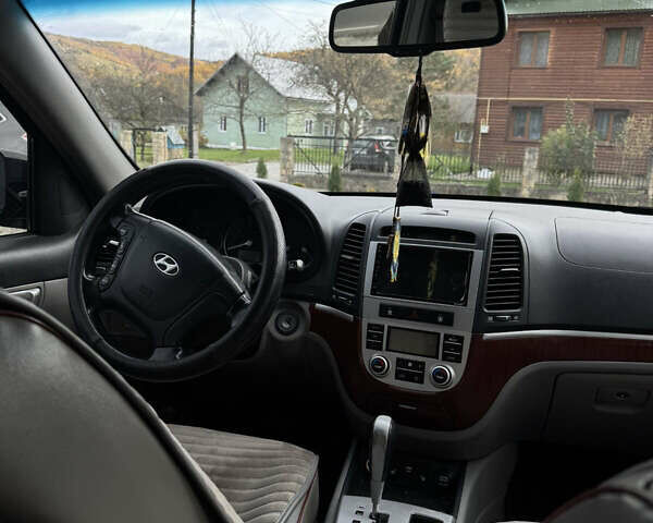 Черный Хендай Санта Фе, объемом двигателя 2.19 л и пробегом 174 тыс. км за 9500 $, фото 16 на Automoto.ua