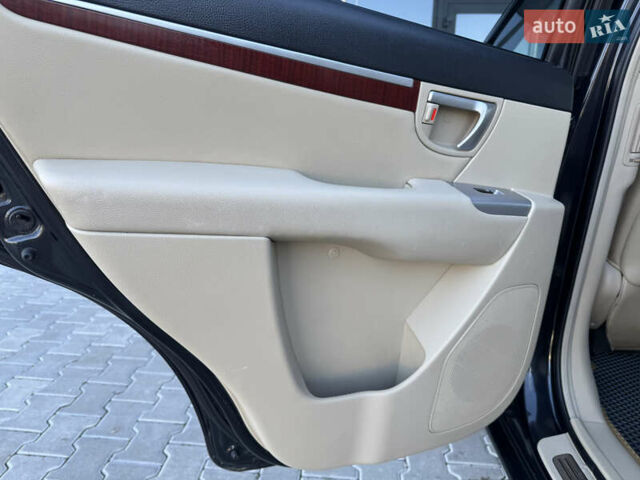 Черный Хендай Санта Фе, объемом двигателя 2.19 л и пробегом 222 тыс. км за 7999 $, фото 44 на Automoto.ua