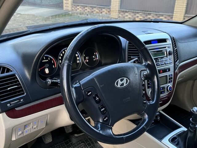 Черный Хендай Санта Фе, объемом двигателя 2.2 л и пробегом 240 тыс. км за 9800 $, фото 11 на Automoto.ua