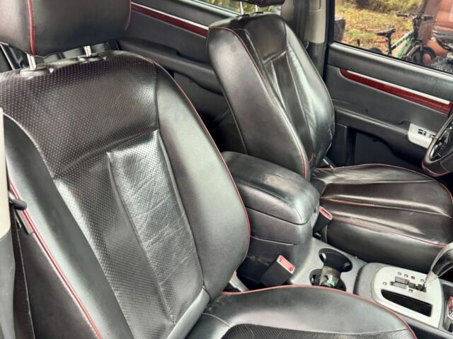 Черный Хендай Санта Фе, объемом двигателя 2.2 л и пробегом 150 тыс. км за 10500 $, фото 11 на Automoto.ua