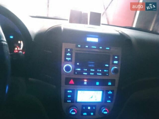 Черный Хендай Санта Фе, объемом двигателя 2.7 л и пробегом 125 тыс. км за 9700 $, фото 10 на Automoto.ua