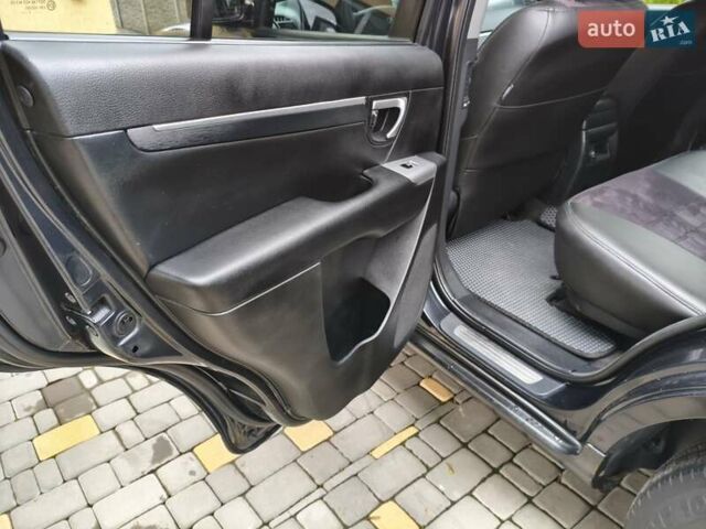 Черный Хендай Санта Фе, объемом двигателя 2.2 л и пробегом 296 тыс. км за 9799 $, фото 31 на Automoto.ua