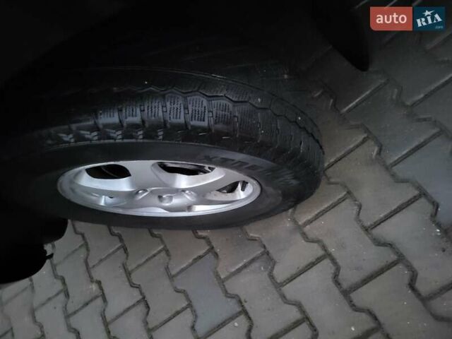 Черный Хендай Санта Фе, объемом двигателя 2.2 л и пробегом 174 тыс. км за 9850 $, фото 11 на Automoto.ua