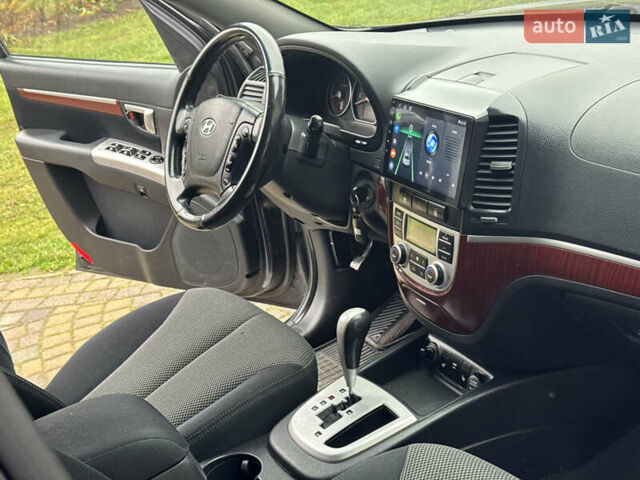 Черный Хендай Санта Фе, объемом двигателя 2.2 л и пробегом 243 тыс. км за 8999 $, фото 22 на Automoto.ua