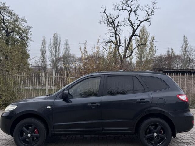 Черный Хендай Санта Фе, объемом двигателя 2.2 л и пробегом 400 тыс. км за 3900 $, фото 7 на Automoto.ua