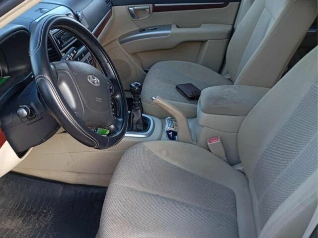 Черный Хендай Санта Фе, объемом двигателя 2.2 л и пробегом 227 тыс. км за 5300 $, фото 5 на Automoto.ua