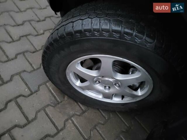 Черный Хендай Санта Фе, объемом двигателя 2.2 л и пробегом 174 тыс. км за 9850 $, фото 9 на Automoto.ua