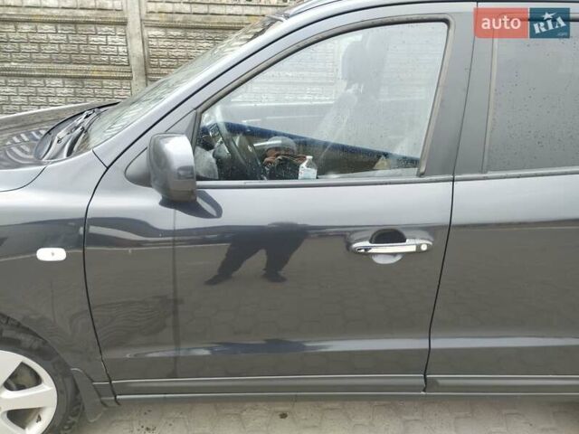 Черный Хендай Санта Фе, объемом двигателя 2.19 л и пробегом 303 тыс. км за 9000 $, фото 19 на Automoto.ua