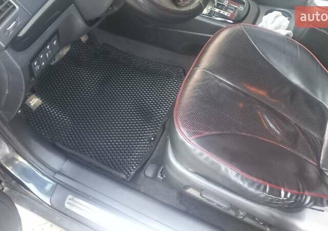 Черный Хендай Санта Фе, объемом двигателя 2.2 л и пробегом 254 тыс. км за 10700 $, фото 24 на Automoto.ua