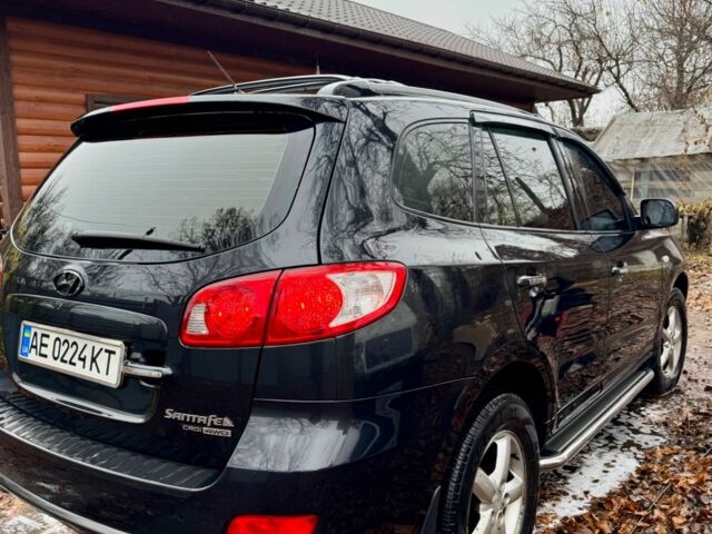 Черный Хендай Санта Фе, объемом двигателя 2.2 л и пробегом 150 тыс. км за 10500 $, фото 5 на Automoto.ua