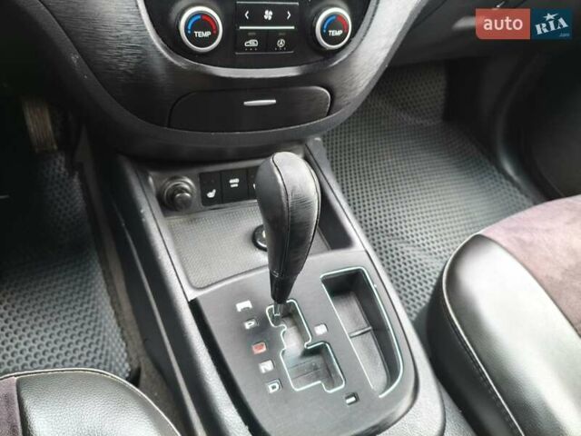 Черный Хендай Санта Фе, объемом двигателя 2.2 л и пробегом 296 тыс. км за 9799 $, фото 45 на Automoto.ua