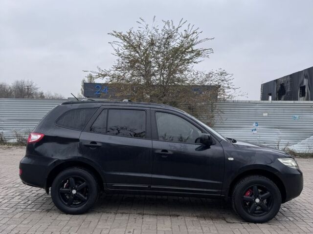 Черный Хендай Санта Фе, объемом двигателя 2.2 л и пробегом 400 тыс. км за 3900 $, фото 3 на Automoto.ua