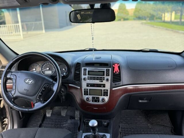 Чорний Хендай Санта Фе, об'ємом двигуна 2.2 л та пробігом 259 тис. км за 8900 $, фото 3 на Automoto.ua