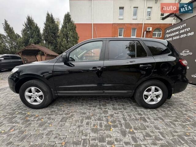 Черный Хендай Санта Фе, объемом двигателя 2.7 л и пробегом 361 тыс. км за 8300 $, фото 10 на Automoto.ua