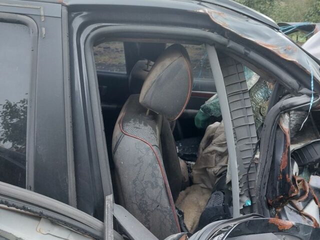 Хендай Санта Фе 2008 в Кропивницком (Кировограде) на Automoto.ua Черный Хендай Санта Фе, объемом двигателя 2.2 л и пробегом 280 тыс. км за 1800 $, фото 7 на Automoto.ua