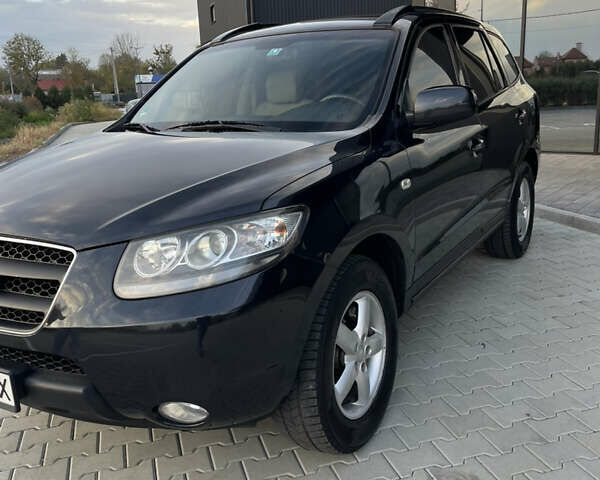 Черный Хендай Санта Фе, объемом двигателя 2.19 л и пробегом 235 тыс. км за 9999 $, фото 4 на Automoto.ua