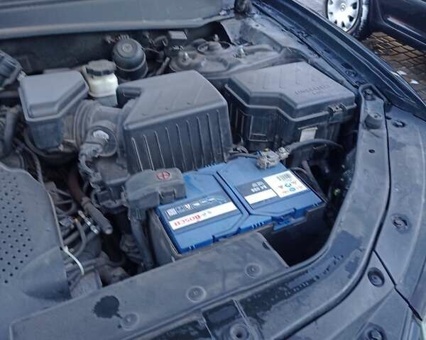 Черный Хендай Санта Фе, объемом двигателя 2.7 л и пробегом 283 тыс. км за 9500 $, фото 17 на Automoto.ua