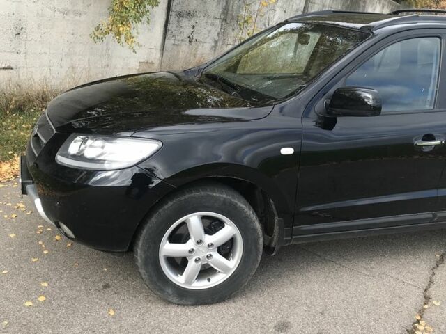 Черный Хендай Санта Фе, объемом двигателя 2.2 л и пробегом 317 тыс. км за 8900 $, фото 1 на Automoto.ua