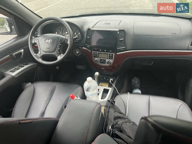 Черный Хендай Санта Фе, объемом двигателя 2.2 л и пробегом 260 тыс. км за 10000 $, фото 6 на Automoto.ua