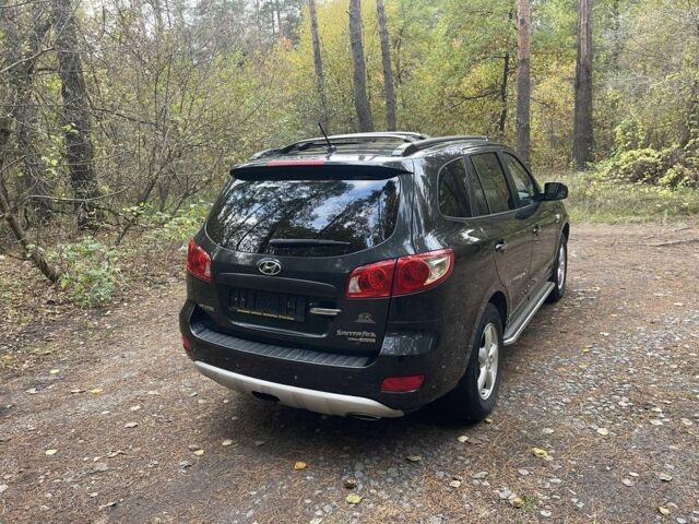 Черный Хендай Санта Фе, объемом двигателя 2.2 л и пробегом 200 тыс. км за 6000 $, фото 4 на Automoto.ua