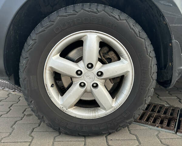 Чорний Хендай Санта Фе, об'ємом двигуна 2.7 л та пробігом 324 тис. км за 8500 $, фото 9 на Automoto.ua