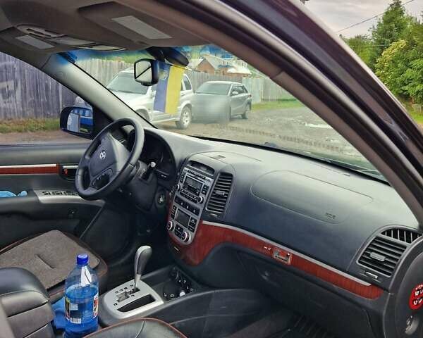 Черный Хендай Санта Фе, объемом двигателя 2.2 л и пробегом 650 тыс. км за 7800 $, фото 10 на Automoto.ua