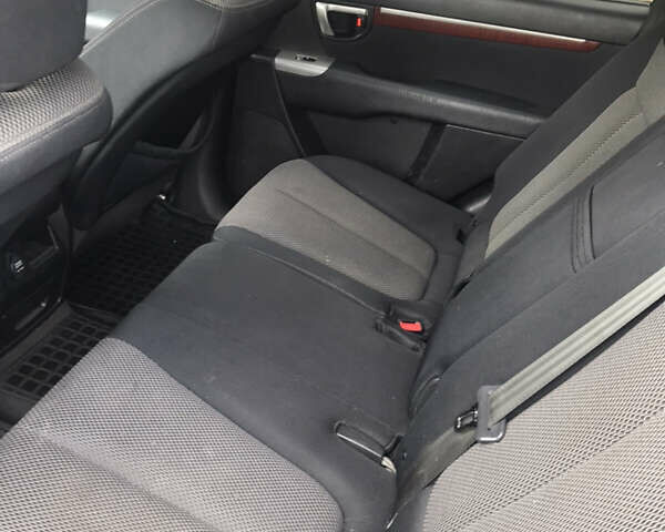 Чорний Хендай Санта Фе, об'ємом двигуна 2.2 л та пробігом 317 тис. км за 8900 $, фото 7 на Automoto.ua