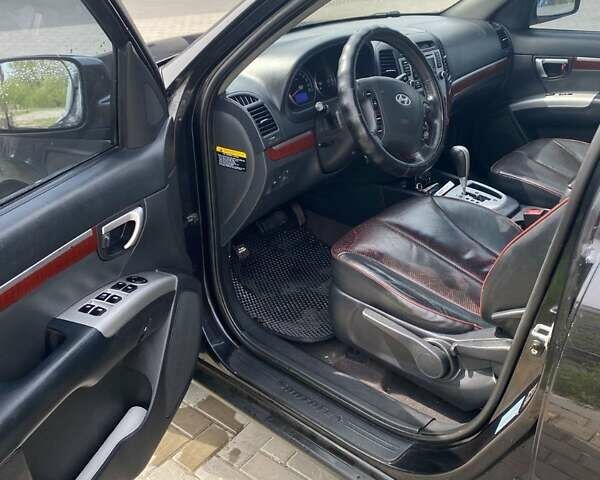 Черный Хендай Санта Фе, объемом двигателя 2.2 л и пробегом 245 тыс. км за 7700 $, фото 10 на Automoto.ua