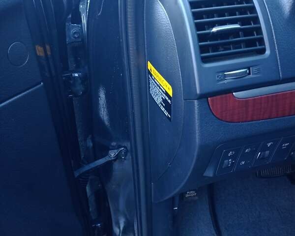 Черный Хендай Санта Фе, объемом двигателя 2.7 л и пробегом 283 тыс. км за 9500 $, фото 13 на Automoto.ua