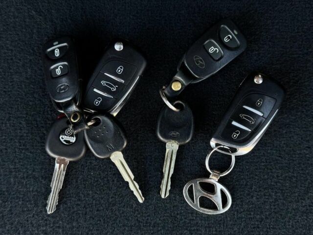 Черный Хендай Санта Фе, объемом двигателя 2.2 л и пробегом 248 тыс. км за 9900 $, фото 15 на Automoto.ua