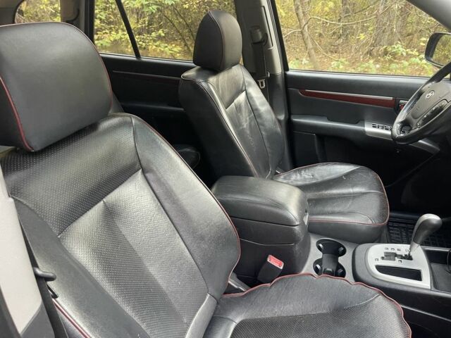 Черный Хендай Санта Фе, объемом двигателя 2.2 л и пробегом 200 тыс. км за 6000 $, фото 11 на Automoto.ua