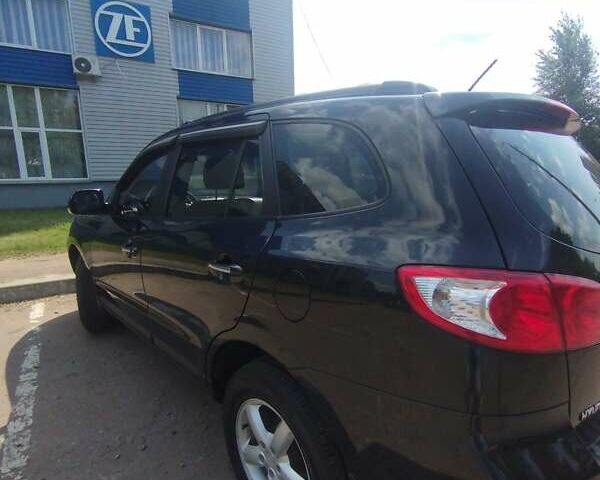 Черный Хендай Санта Фе, объемом двигателя 2.68 л и пробегом 300 тыс. км за 10200 $, фото 4 на Automoto.ua