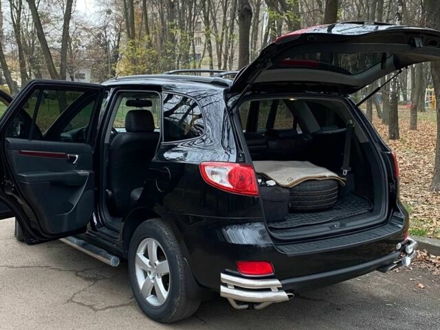 Черный Хендай Санта Фе, объемом двигателя 2.7 л и пробегом 307 тыс. км за 8900 $, фото 10 на Automoto.ua