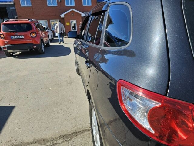 Черный Хендай Санта Фе, объемом двигателя 2.7 л и пробегом 238 тыс. км за 10000 $, фото 2 на Automoto.ua