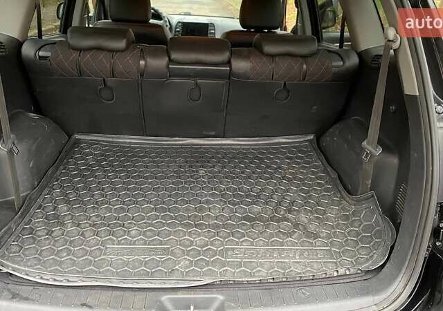 Черный Хендай Санта Фе, объемом двигателя 2.7 л и пробегом 307 тыс. км за 8900 $, фото 17 на Automoto.ua