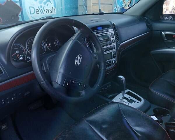 Черный Хендай Санта Фе, объемом двигателя 2.7 л и пробегом 283 тыс. км за 9500 $, фото 12 на Automoto.ua