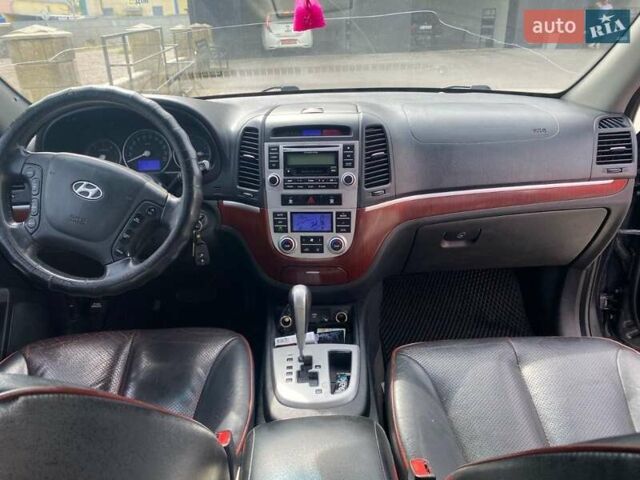 Черный Хендай Санта Фе, объемом двигателя 2.2 л и пробегом 245 тыс. км за 7700 $, фото 9 на Automoto.ua