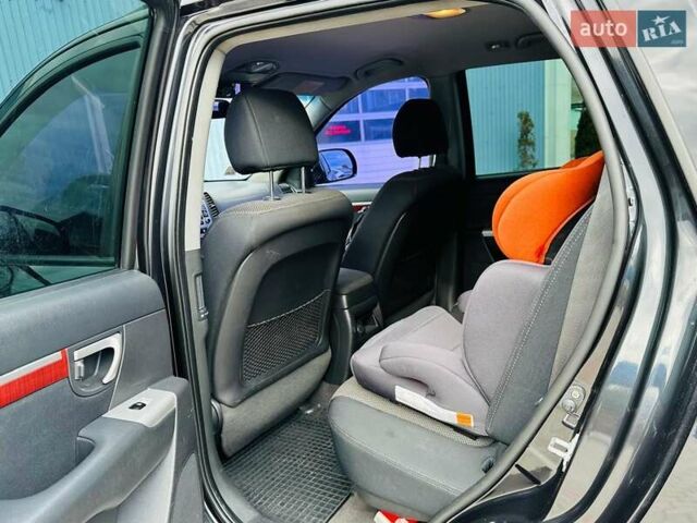 Черный Хендай Санта Фе, объемом двигателя 2.2 л и пробегом 250 тыс. км за 10200 $, фото 7 на Automoto.ua