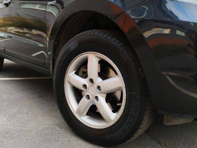 Черный Хендай Санта Фе, объемом двигателя 2.2 л и пробегом 222 тыс. км за 8799 $, фото 4 на Automoto.ua