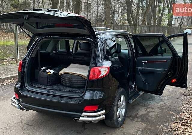 Черный Хендай Санта Фе, объемом двигателя 2.7 л и пробегом 307 тыс. км за 8900 $, фото 15 на Automoto.ua