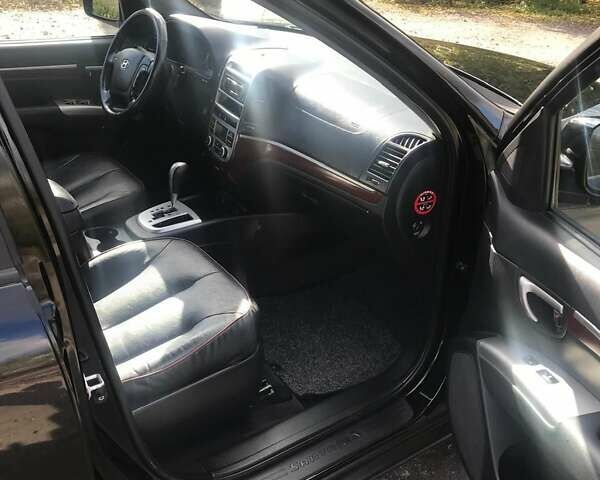 Черный Хендай Санта Фе, объемом двигателя 2.2 л и пробегом 264 тыс. км за 10800 $, фото 20 на Automoto.ua