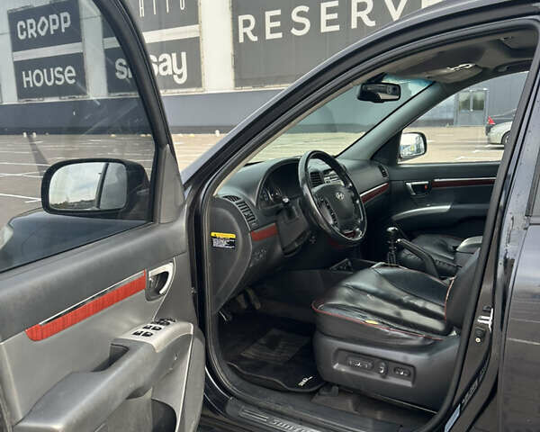 Чорний Хендай Санта Фе, об'ємом двигуна 2.7 л та пробігом 324 тис. км за 8500 $, фото 4 на Automoto.ua